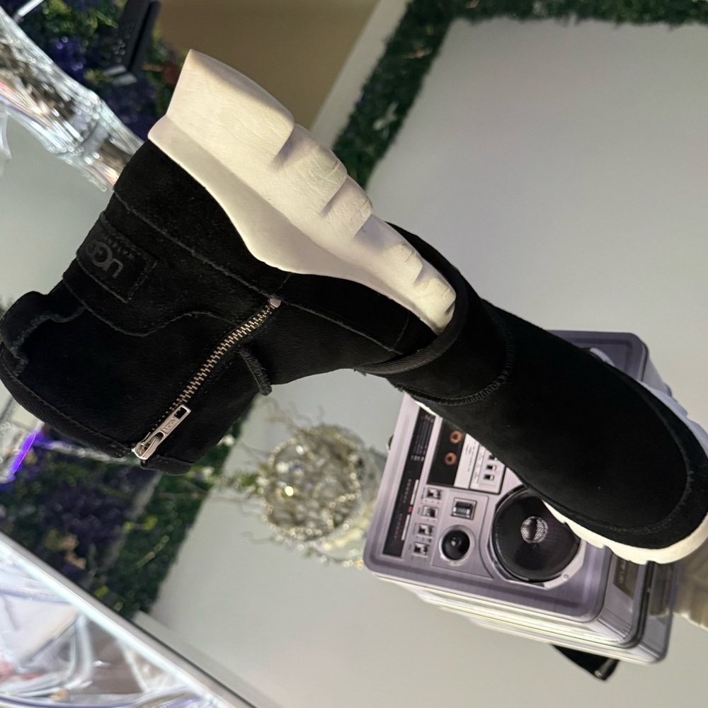 Ugg Authentic - image 1